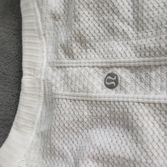 Lululemon Short Sleeve Shirt - Picture 3 of 3